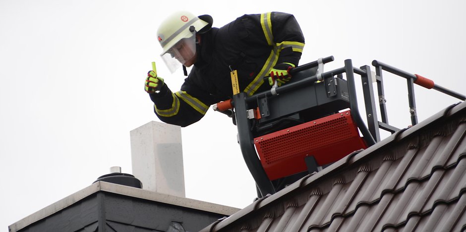 Tierische Rettung In Schornstein Gefangen Feuerwehr Mit Grosseinsatz Mopo