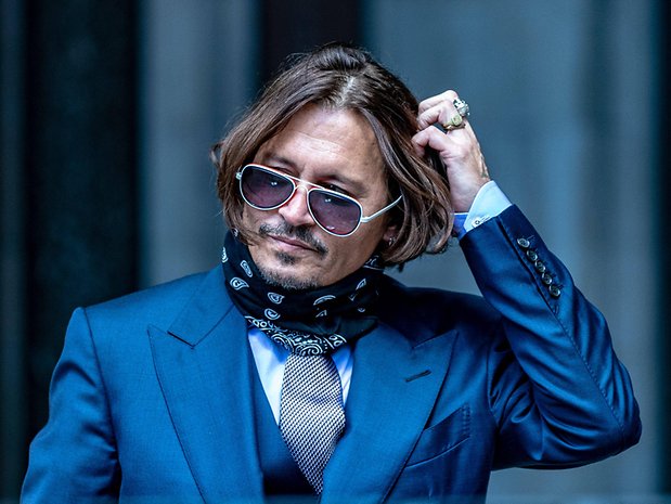 Krass Verprasst Johnny Depp 30 000 Euro Fur Wein Im Monat Mopo