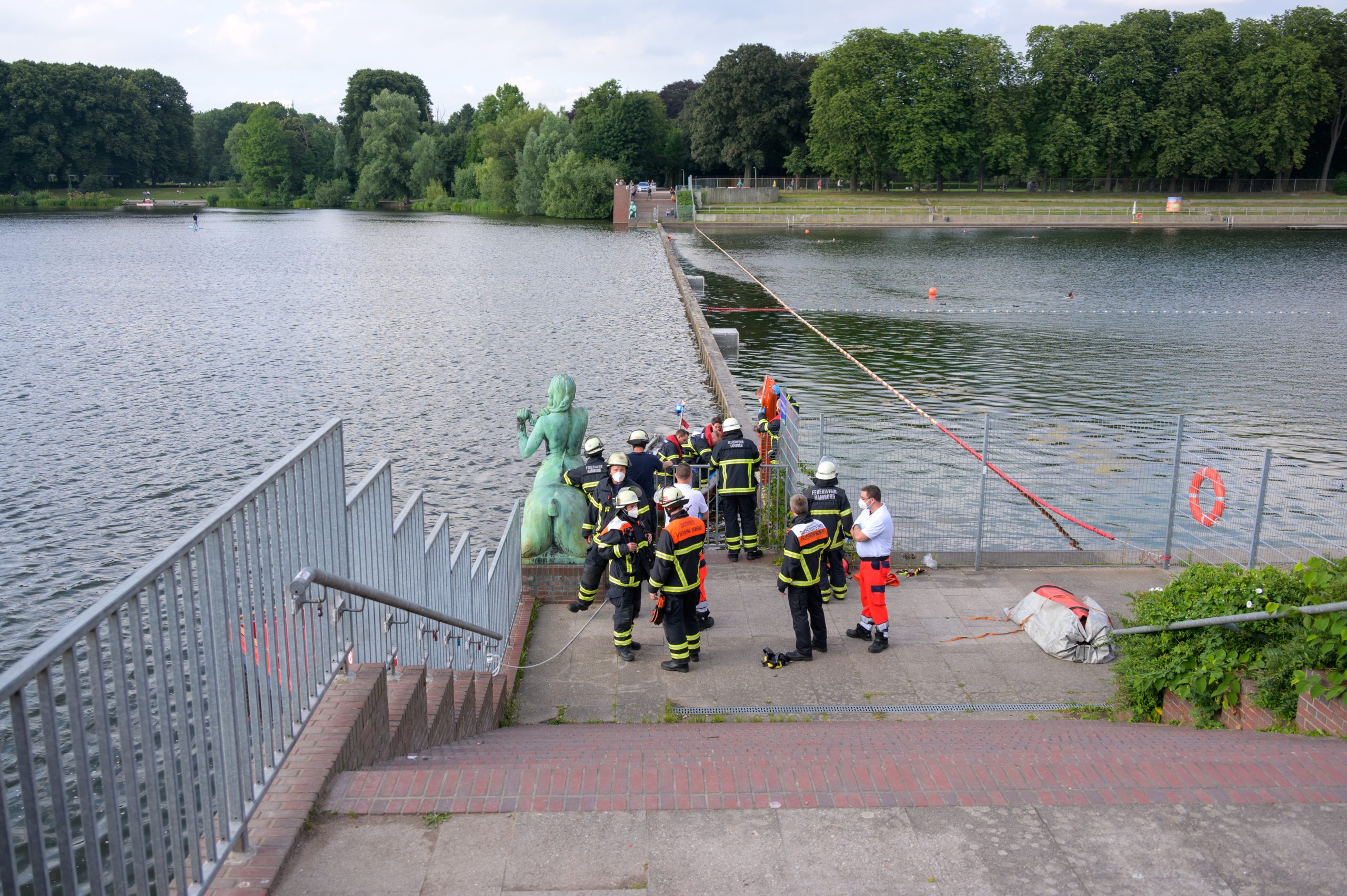 Walkers discover corpses in Hamburg’s Stadtparksee