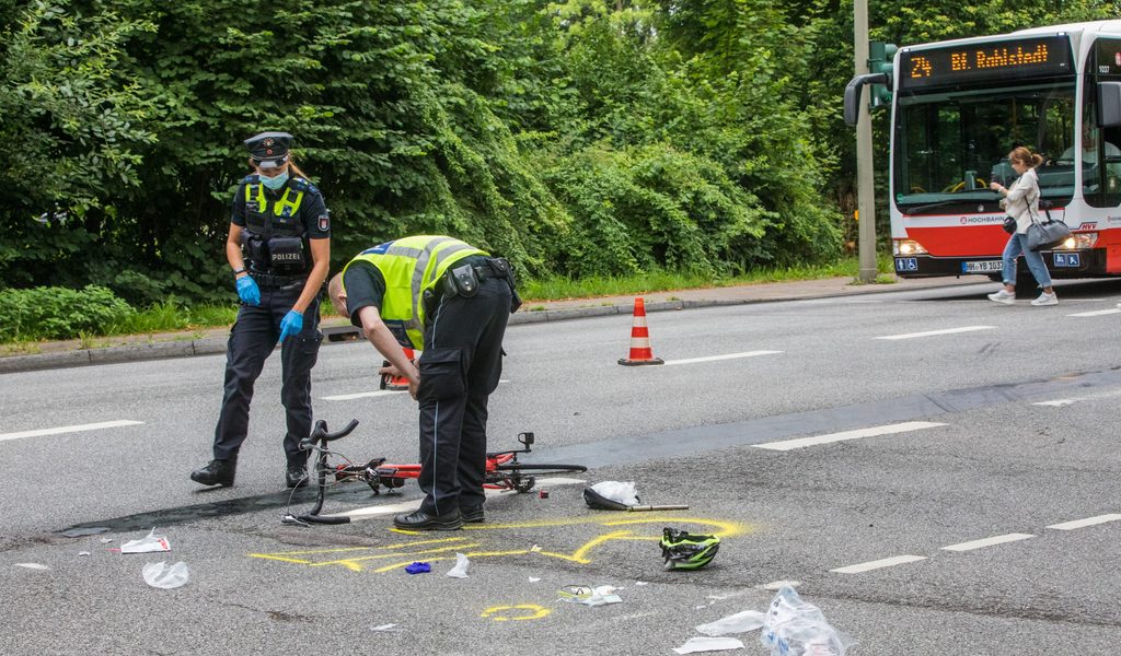 Abbiege Unfall In Hamburg Radfahrer Todlich Verletzt Mopo