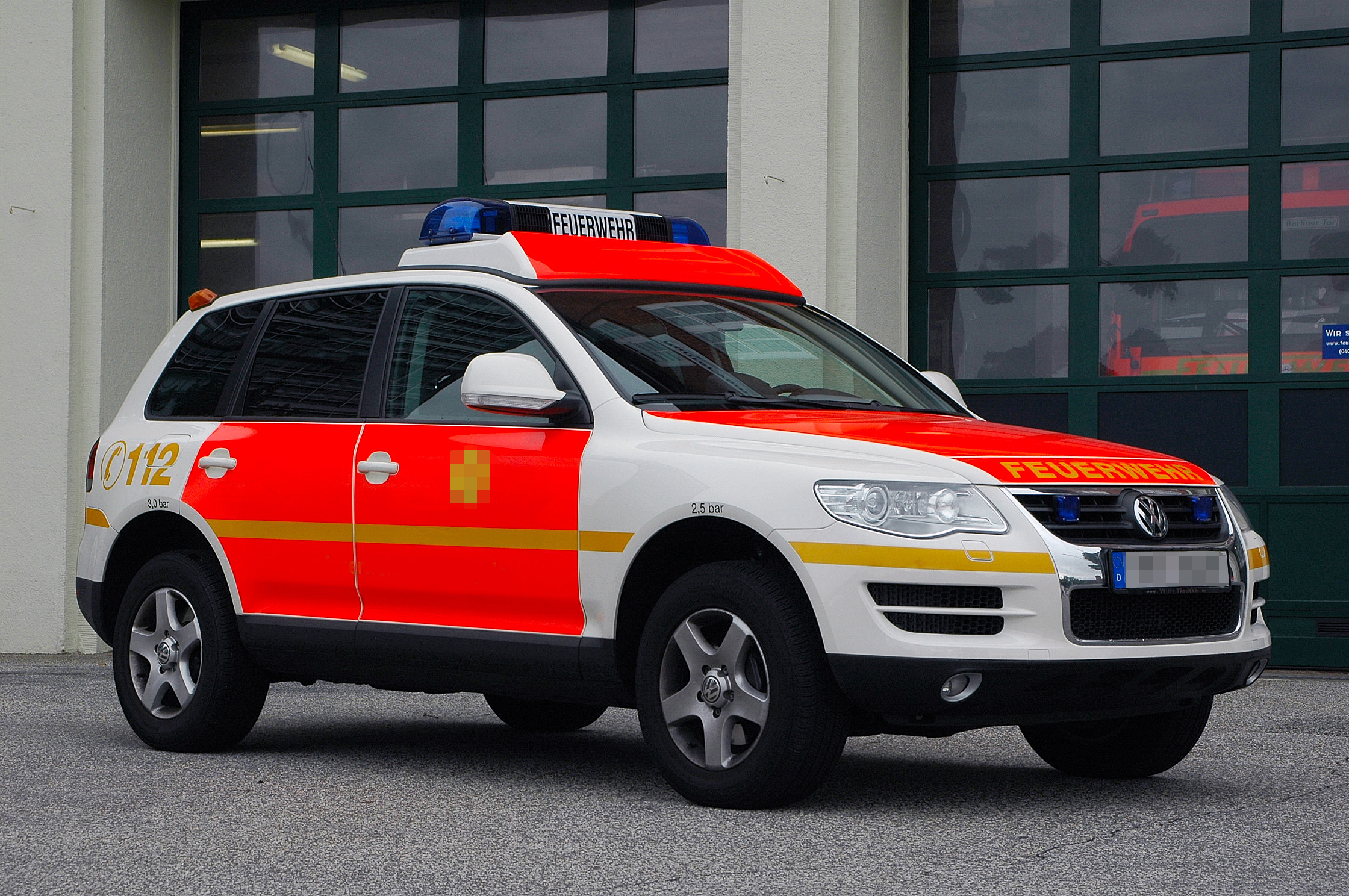 In Hamburg – school children addressed by man in SUV