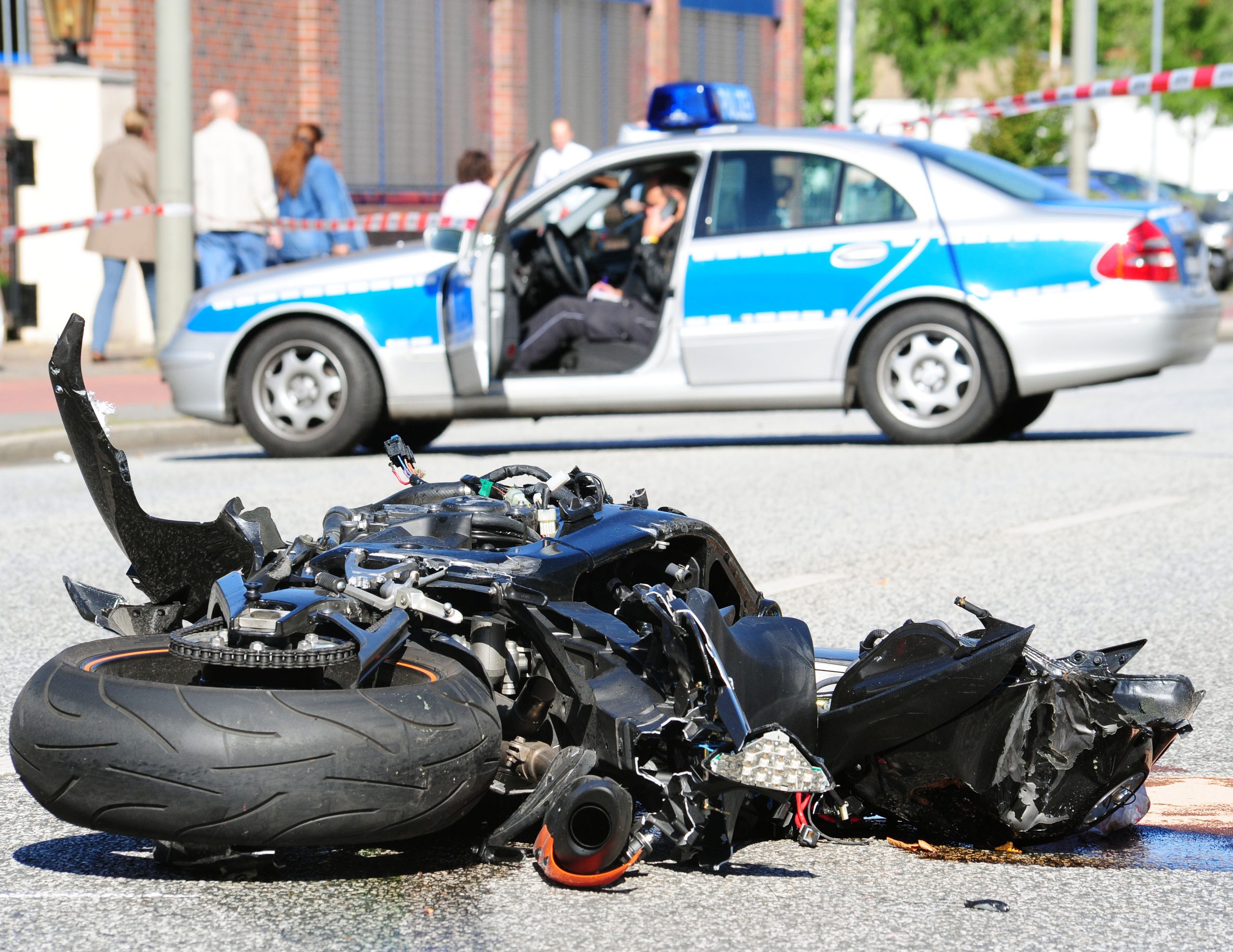 motorradunfall in hamburg biker schwer verletzt mopo