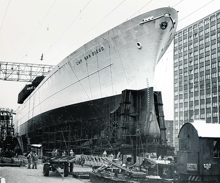 Direkt vor dem Werft-Verwaltungsbau entstand 1962 die „Cap San Diego“.